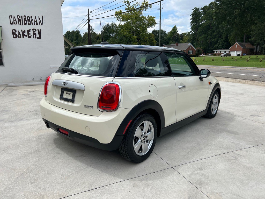 2015 MINI Cooper Image 3