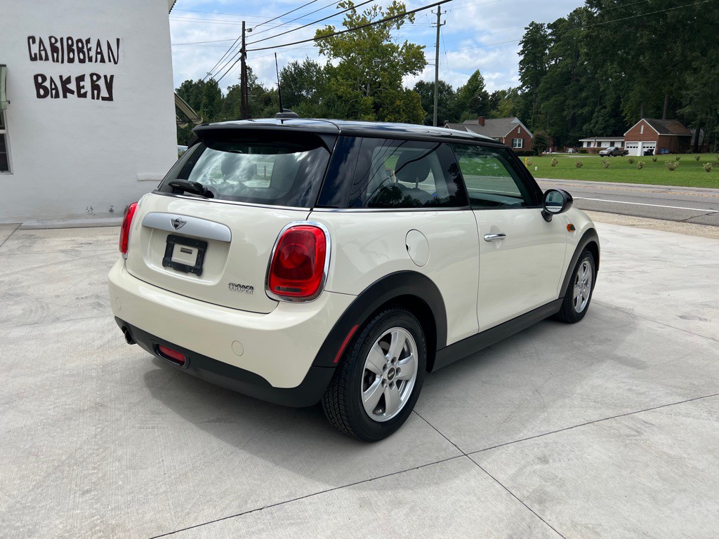 2015 MINI Cooper Image 4