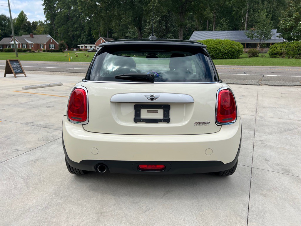 2015 MINI Cooper Image 5