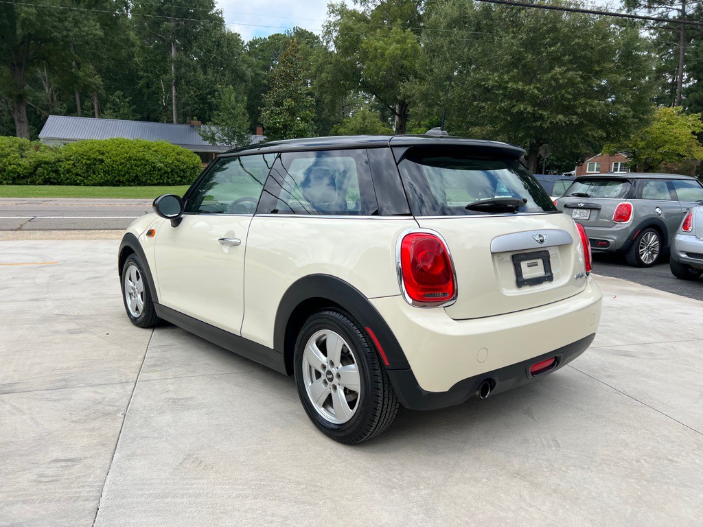 2015 MINI Cooper Image 7
