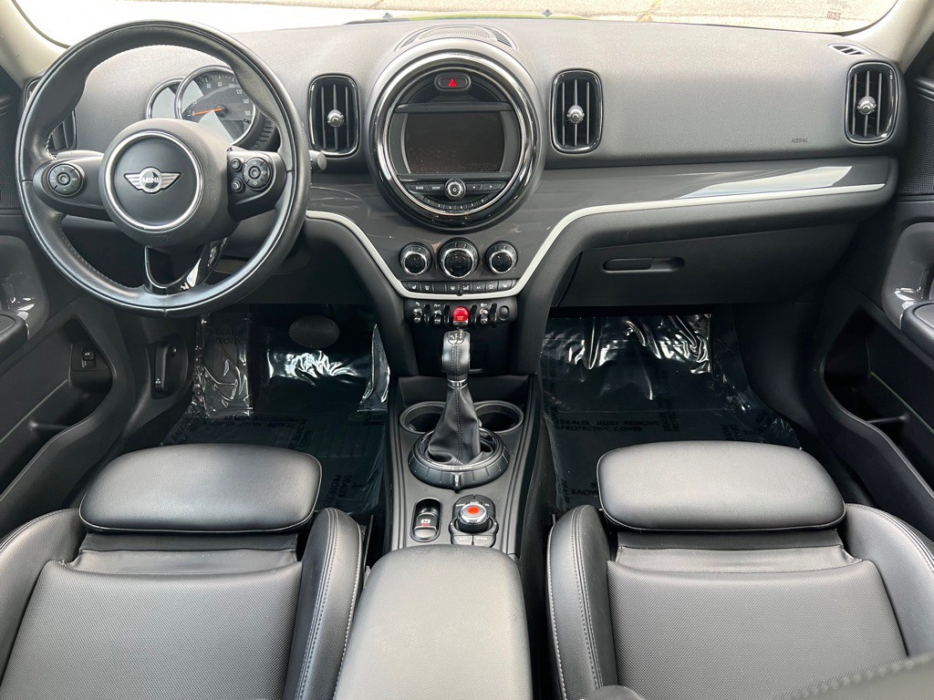 2017 MINI Countryman Image 19