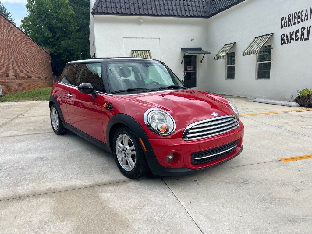 2013 MINI Cooper Image 1