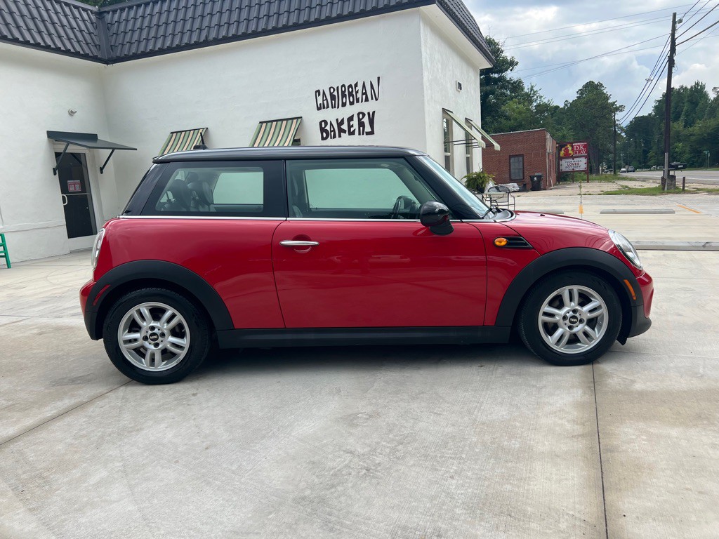 2013 MINI Cooper Image 2