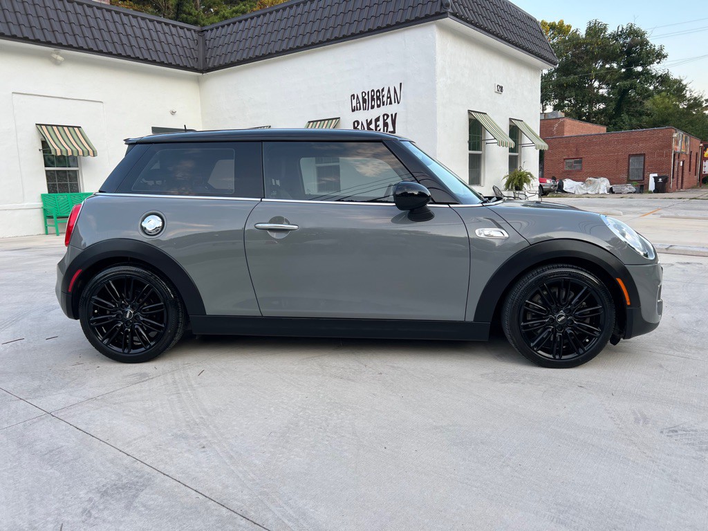 2015 MINI Cooper Image 2