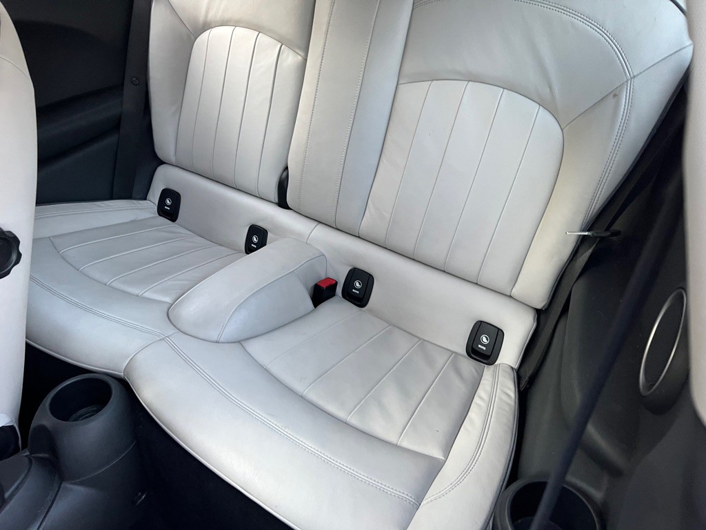 2015 MINI Cooper Image 14