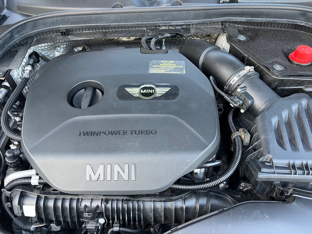 2015 MINI Cooper Image 25