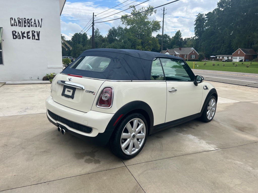 2009 MINI Cooper Image 3