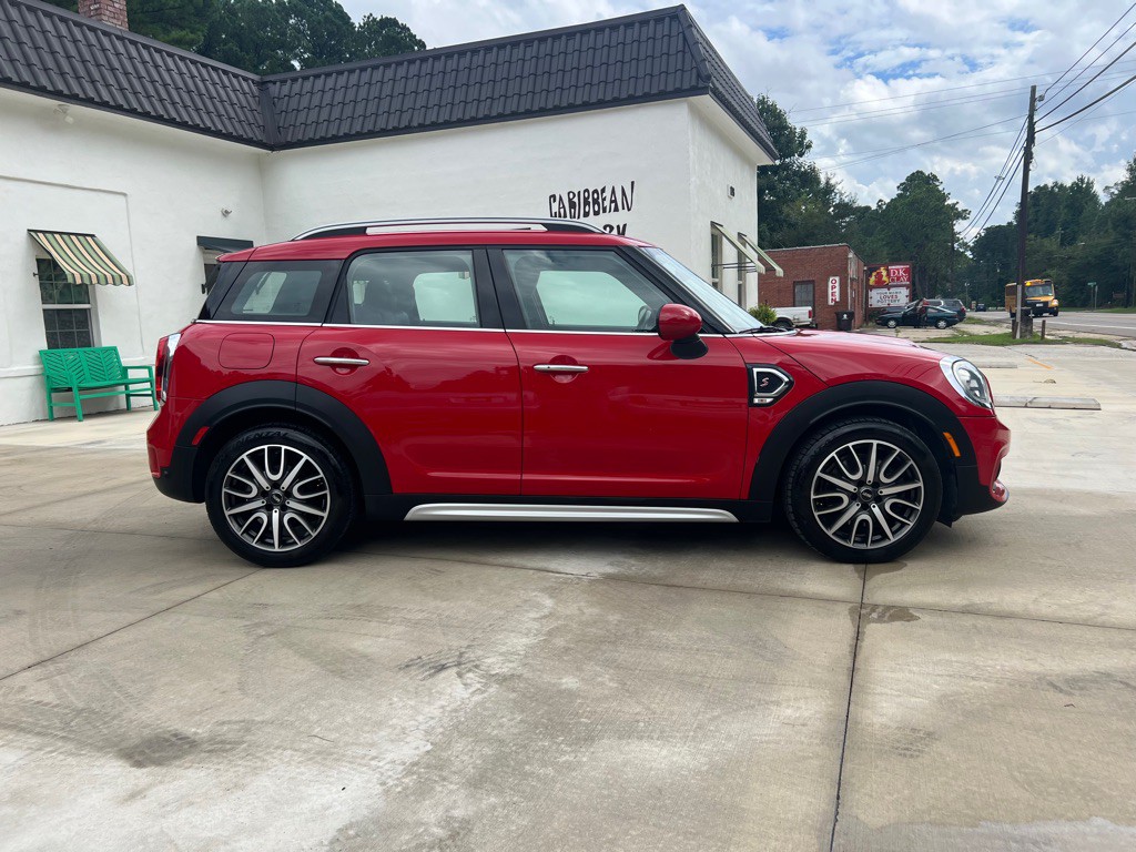 2017 MINI Countryman Image 2
