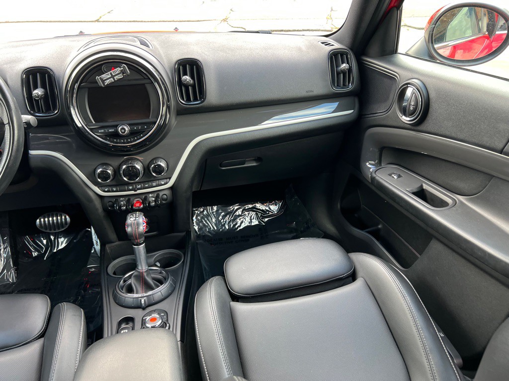 2017 MINI Countryman Image 24