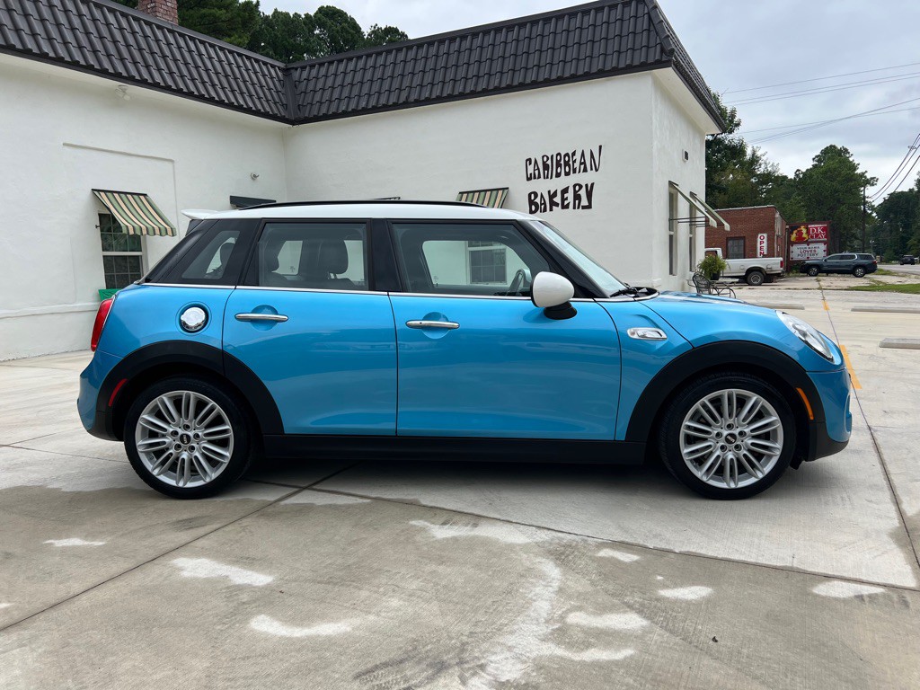 2017 MINI Cooper Image 2