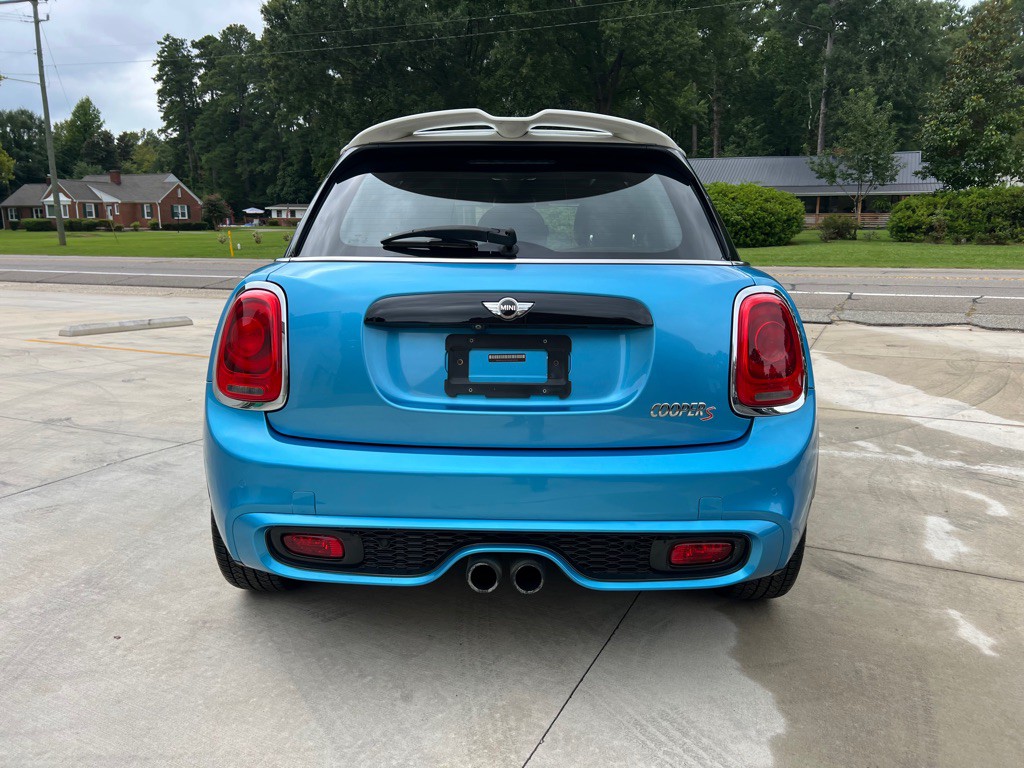 2017 MINI Cooper Image 4