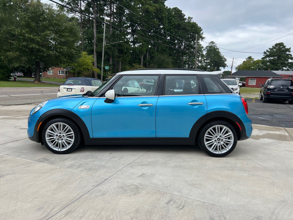 2017 MINI Cooper Image 7