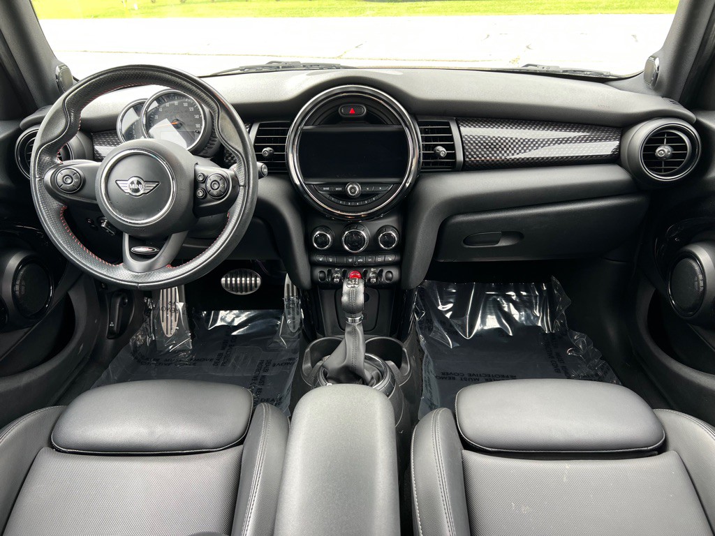 2017 MINI Cooper Image 20