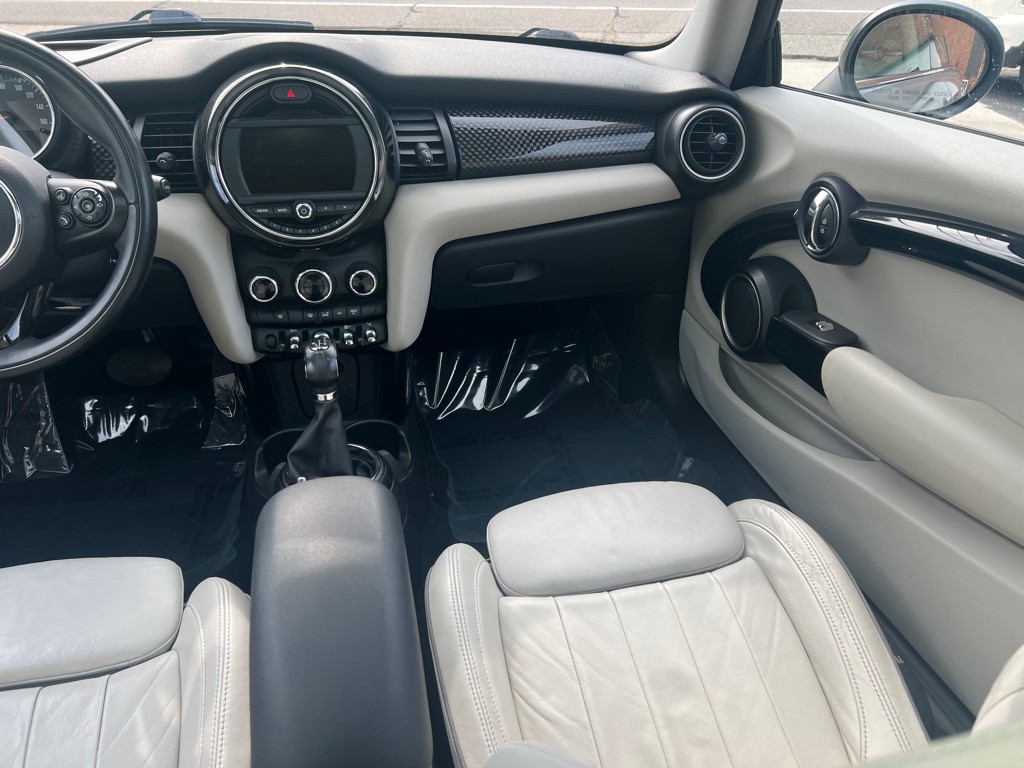 2014 MINI Cooper Image 22