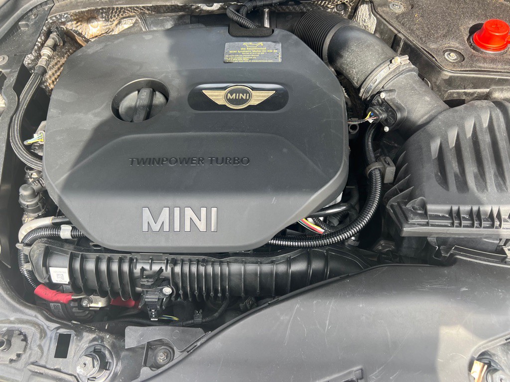 2014 MINI Cooper Image 25