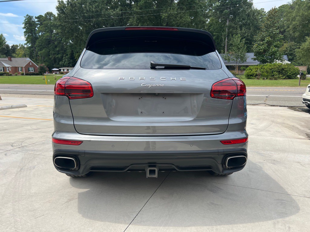 2016 Porsche Cayenne Image 4