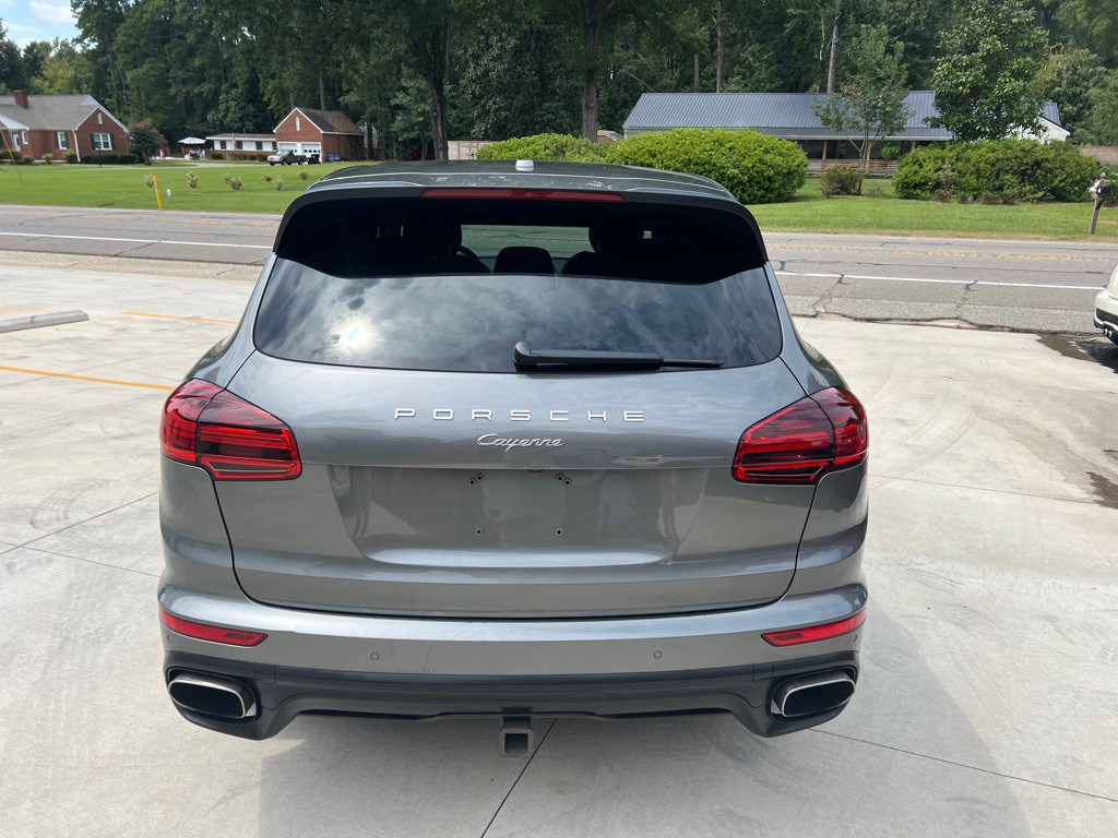 2016 Porsche Cayenne Image 5