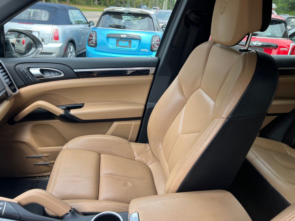 2016 Porsche Cayenne Image 14