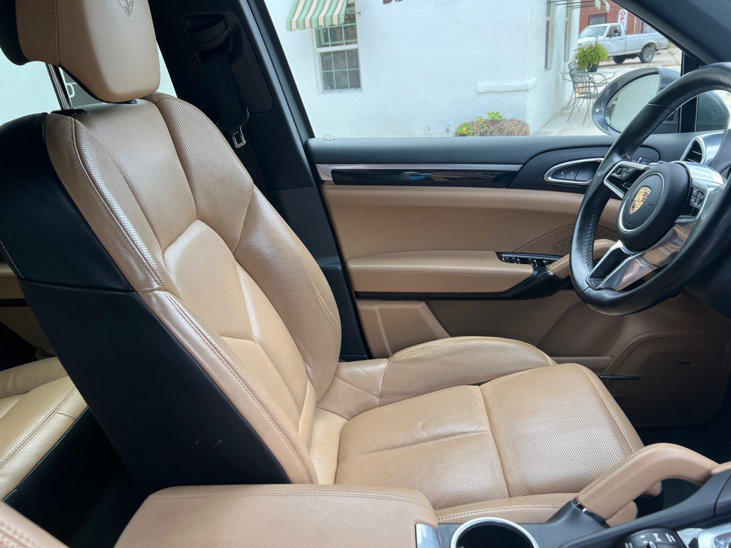 2016 Porsche Cayenne Image 19