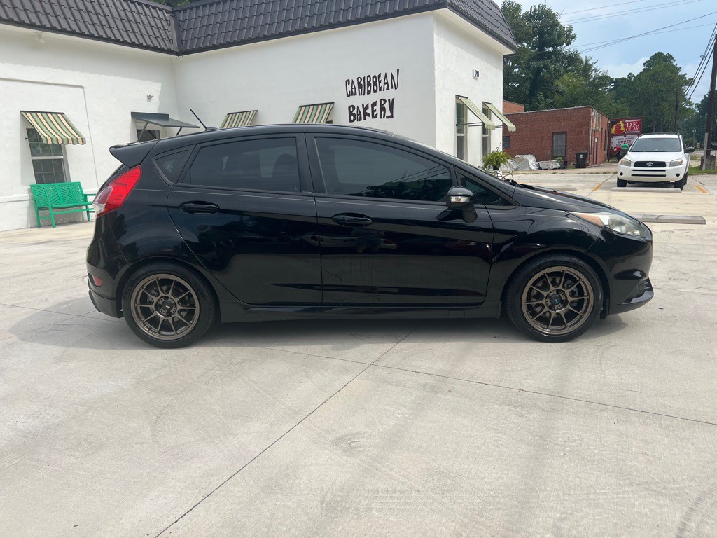 2016 Ford Fiesta Image 2