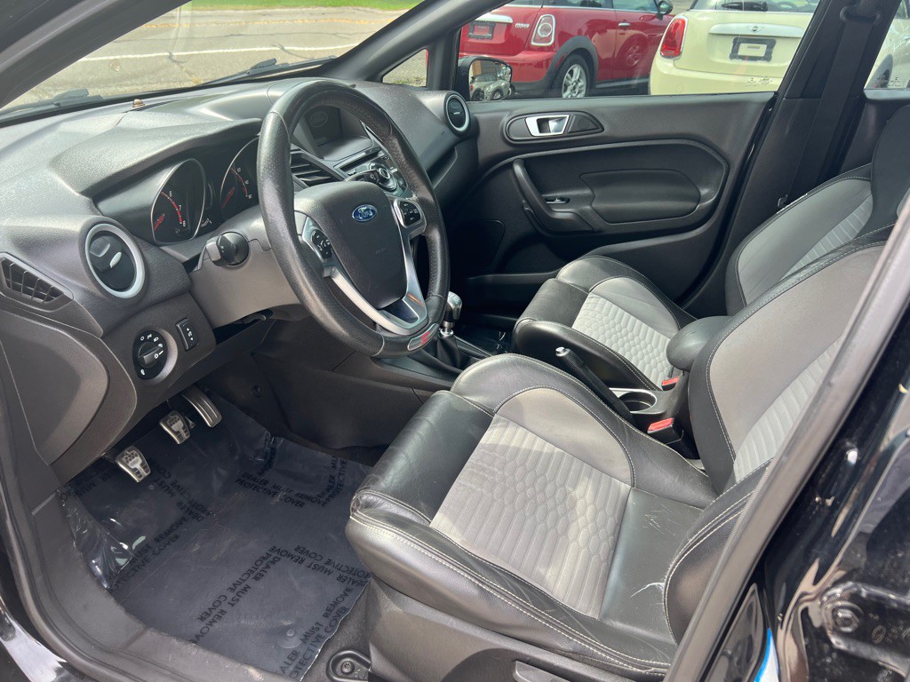 2016 Ford Fiesta Image 11