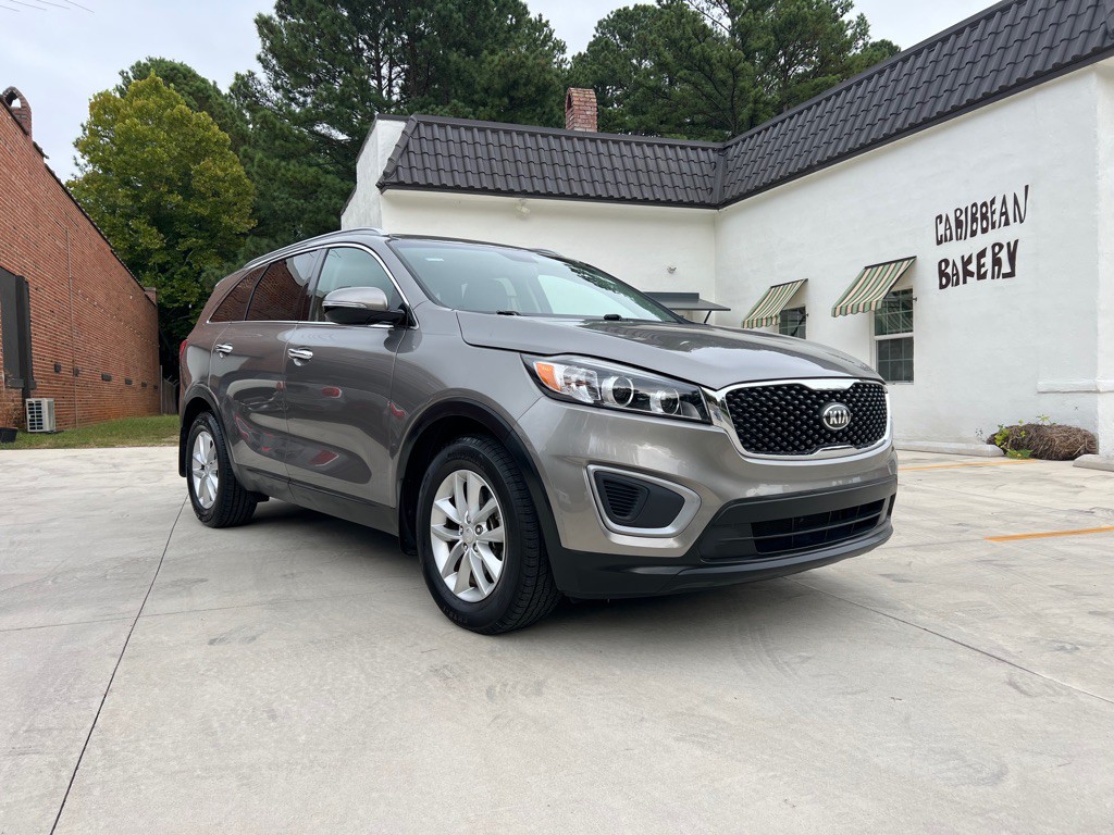 2016 Kia Sorento Image 1