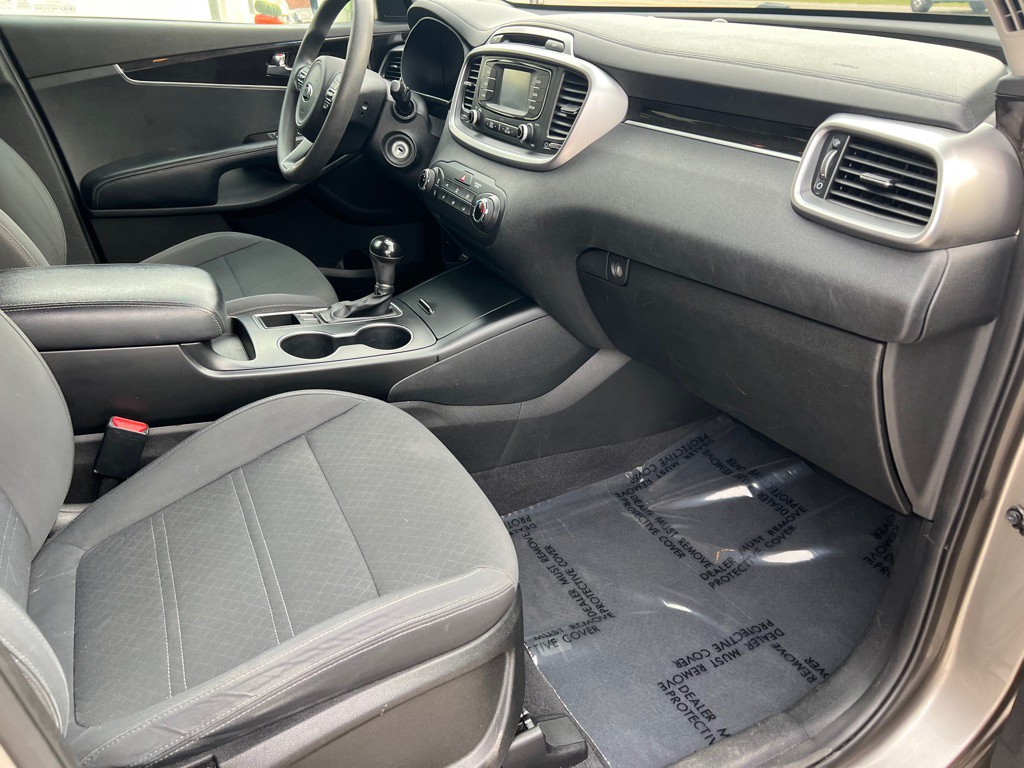 2016 Kia Sorento Image 16