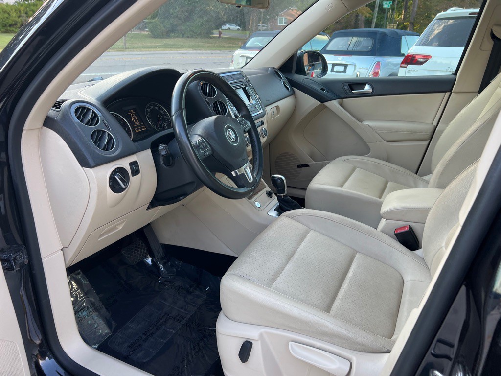 2015 Volkswagen Tiguan Image 12