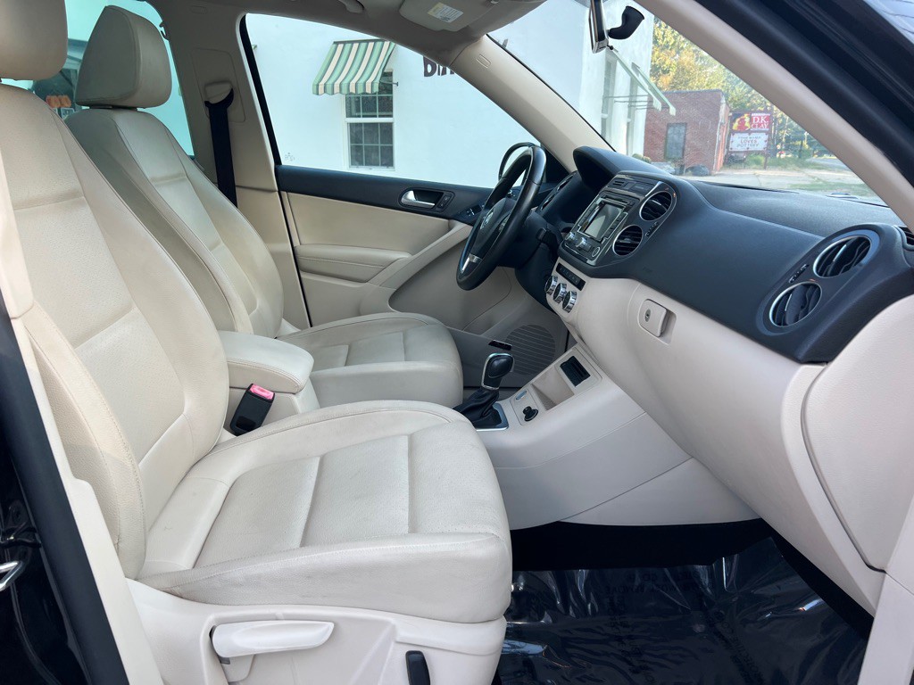 2015 Volkswagen Tiguan Image 17