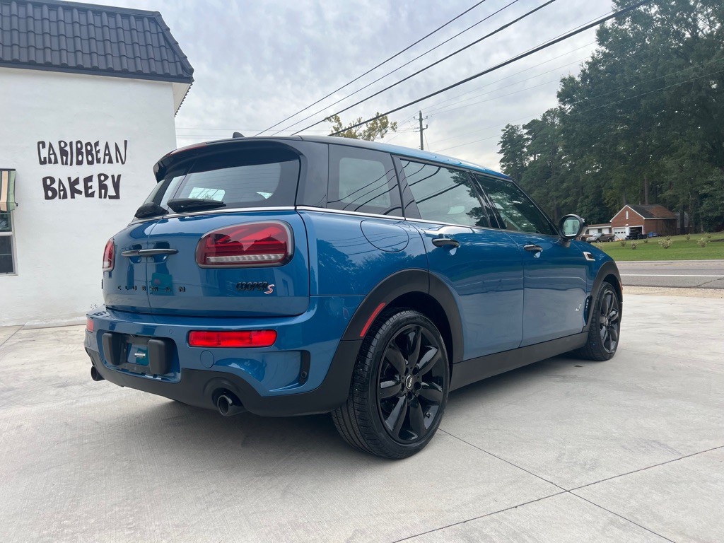 2022 MINI Cooper Clubman Image 3