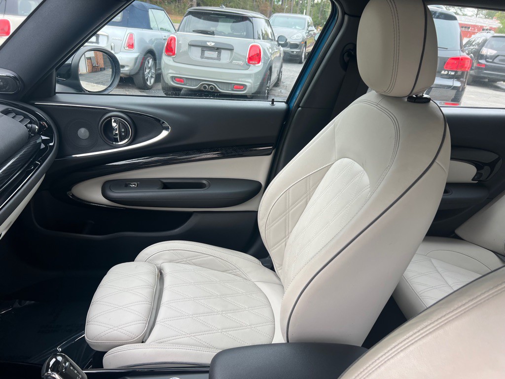 2022 MINI Cooper Clubman Image 13