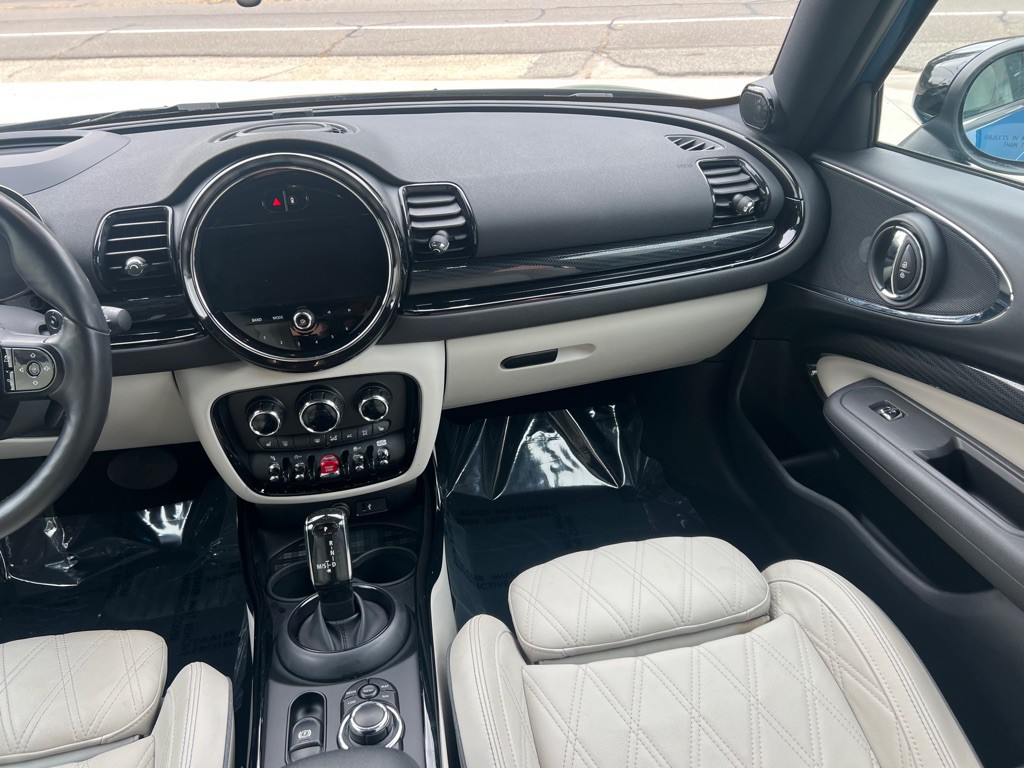 2022 MINI Cooper Clubman Image 22