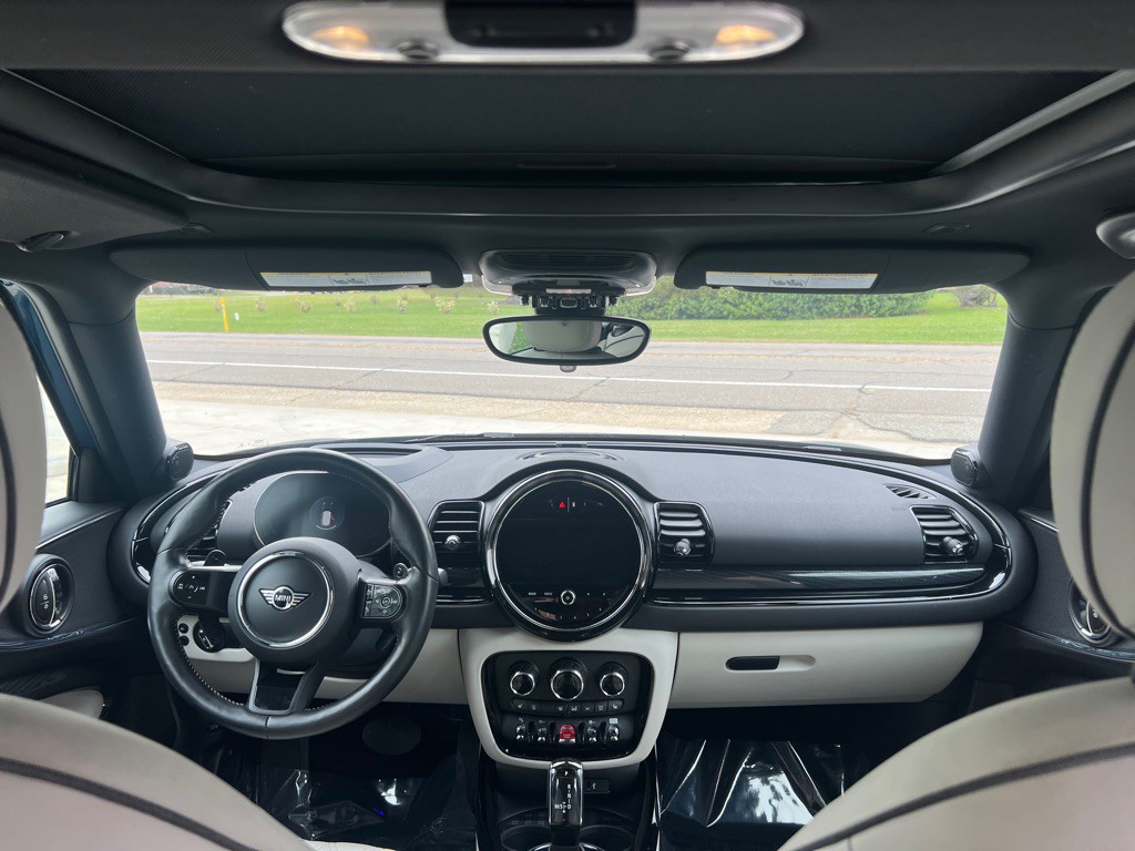 2022 MINI Cooper Clubman Image 23
