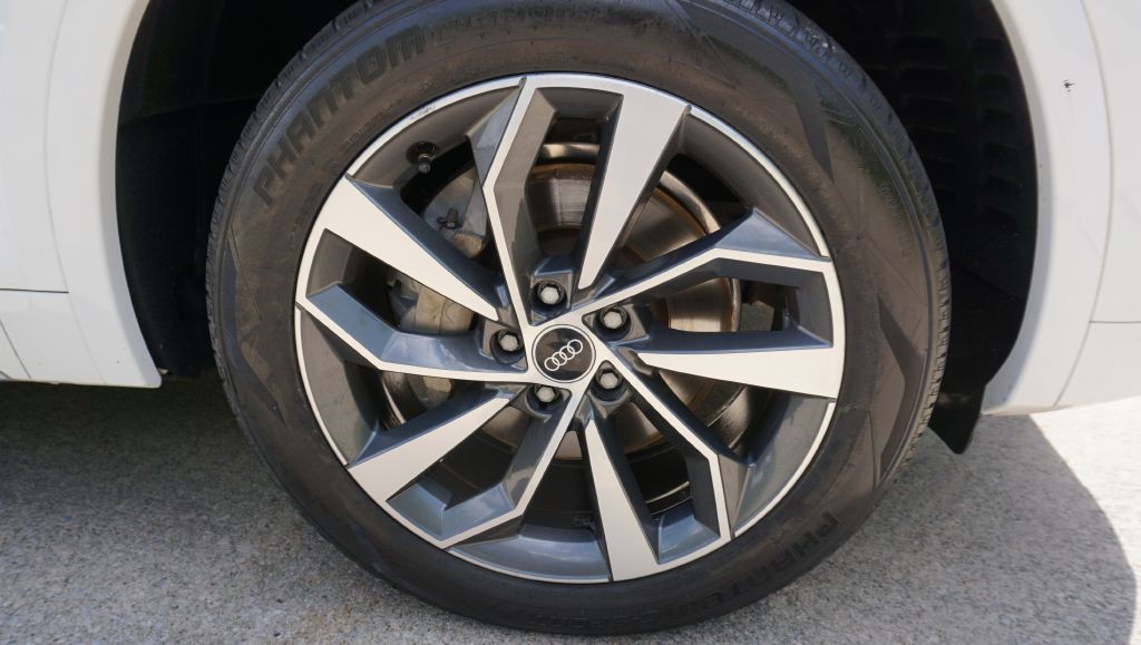 2021 Audi Q5 Image 12