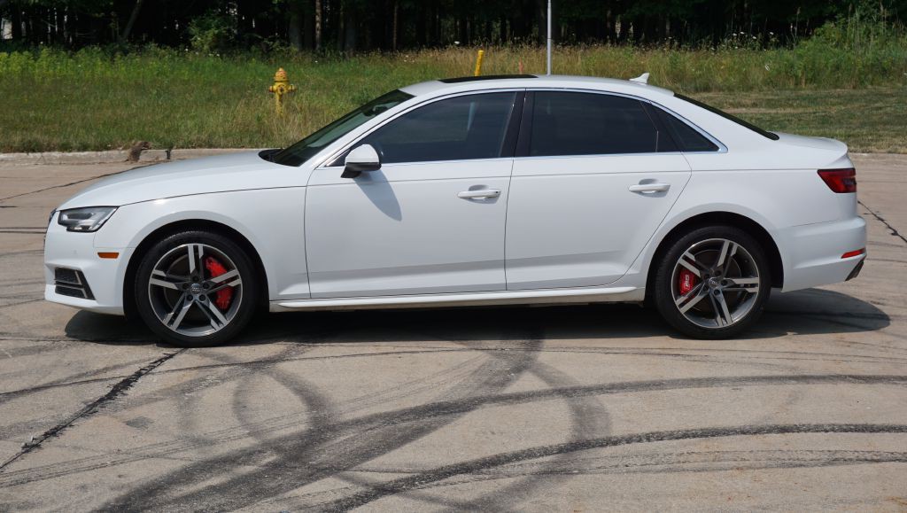 2017 Audi A4 Image 2