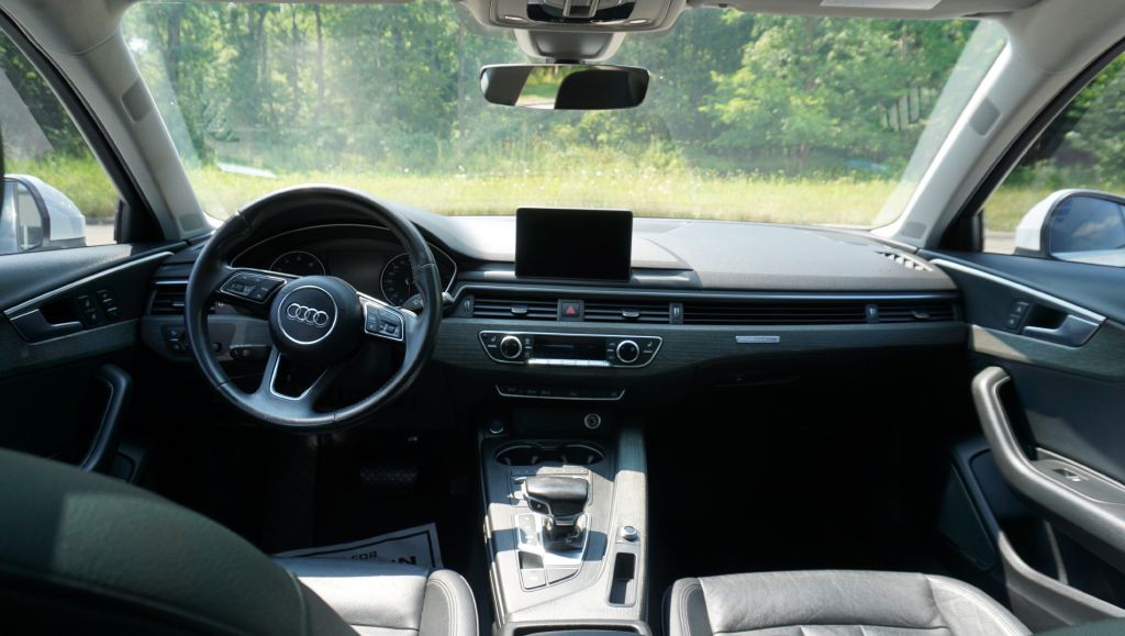 2017 Audi A4 Image 23