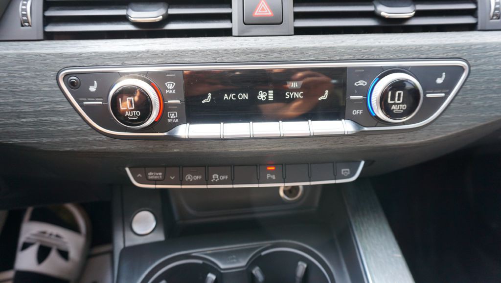 2017 Audi A4 Image 28