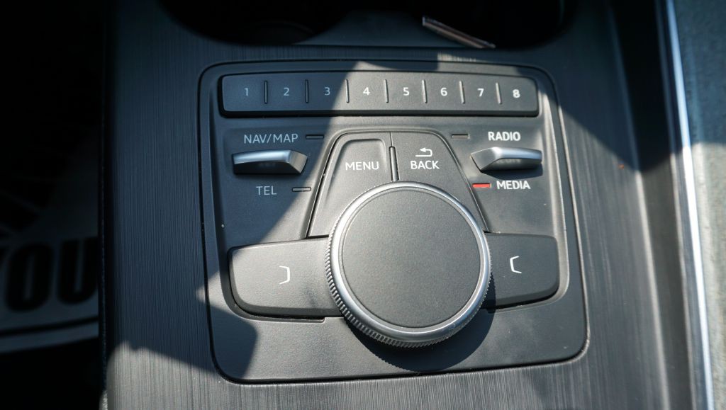 2017 Audi A4 Image 30