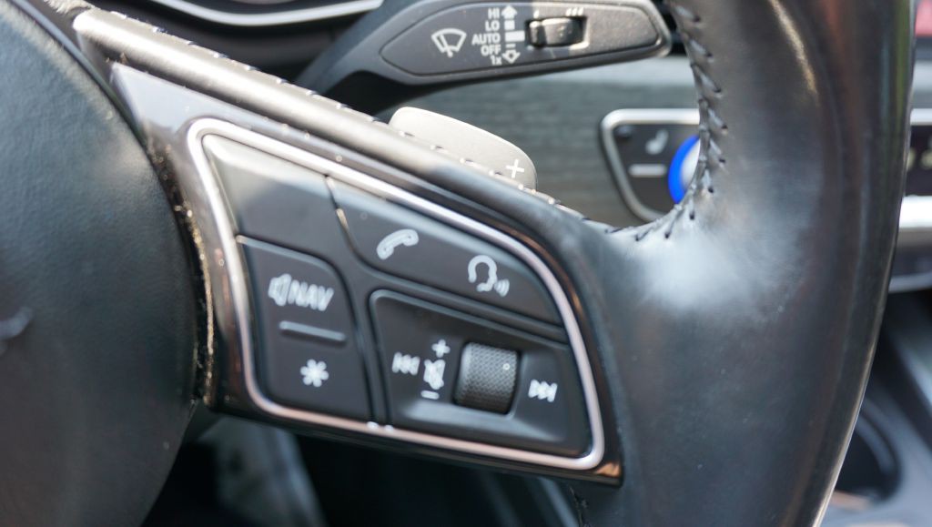 2017 Audi A4 Image 32