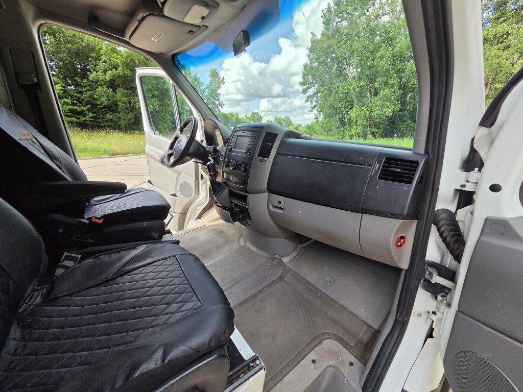 2017 Mercedes-Benz Sprinter Image 17