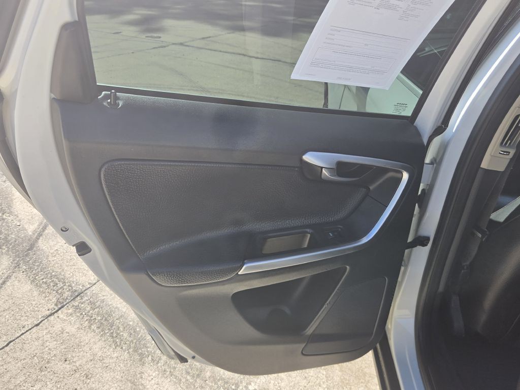 2011 Volvo XC60 Image 18