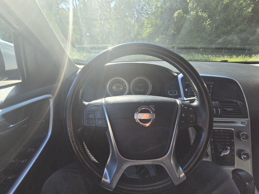 2011 Volvo XC60 Image 29