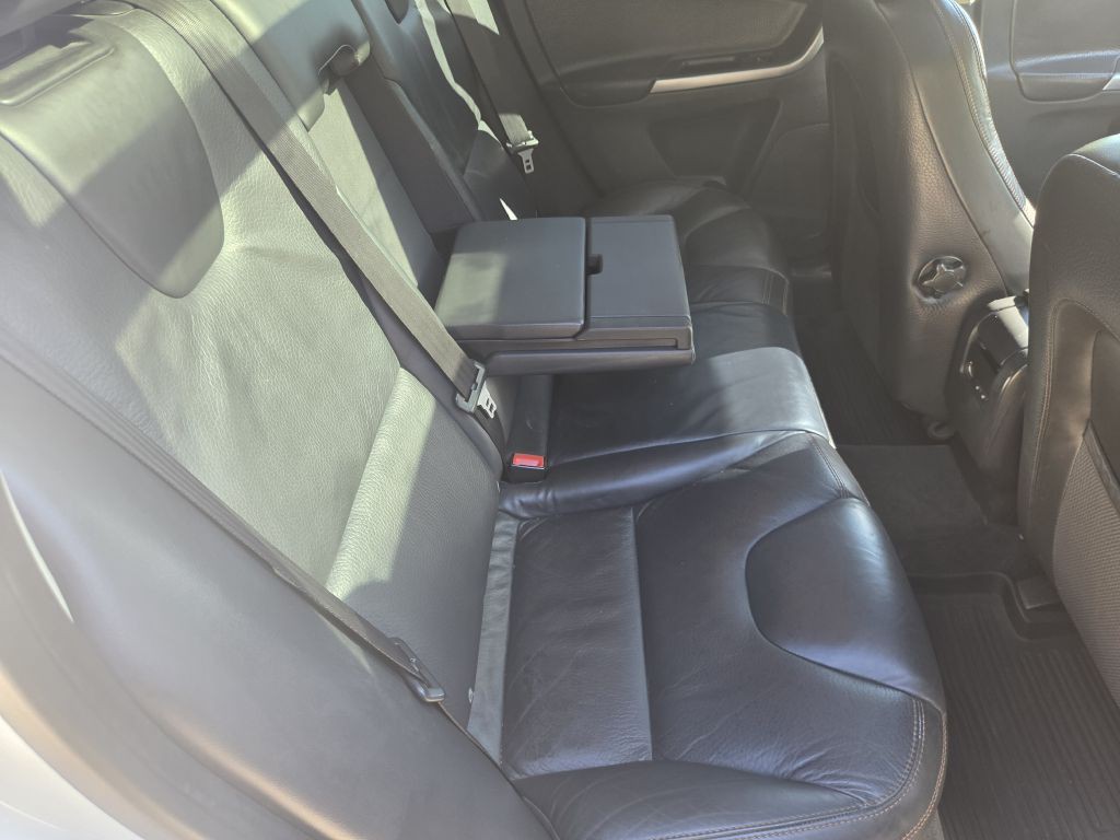 2011 Volvo XC60 Image 33