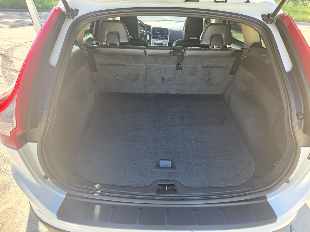 2011 Volvo XC60 Image 37
