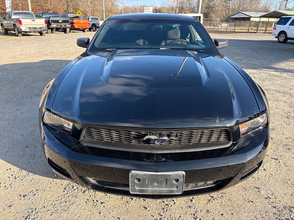 2010 Ford Mustang Image 2