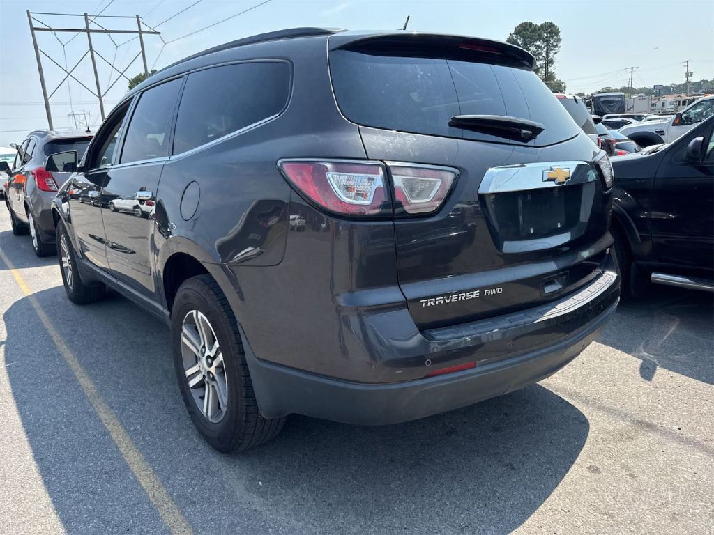 2017 Chevrolet Traverse Image 2