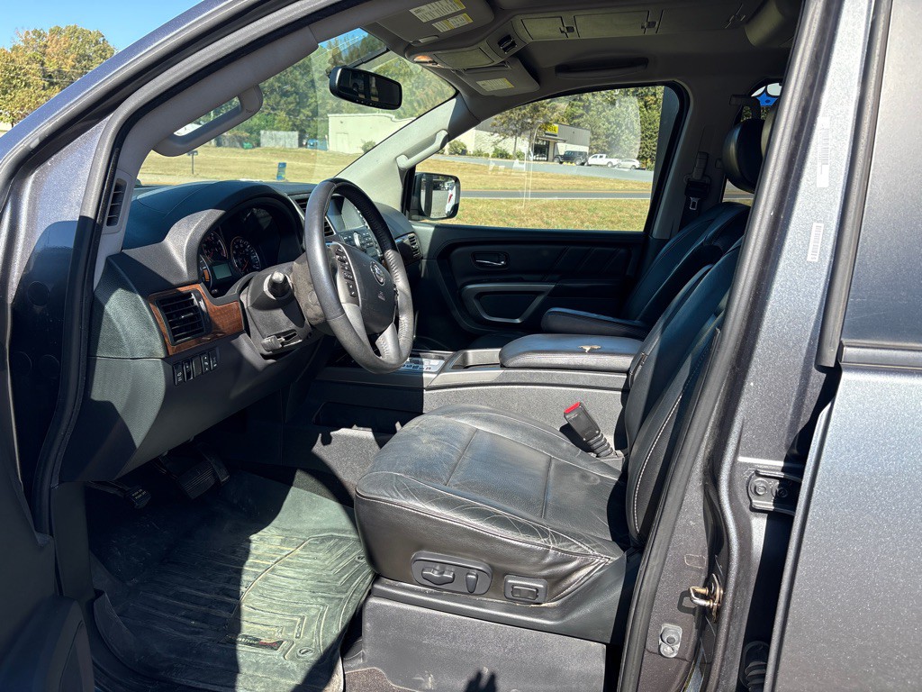 2015 Nissan Armada Image 4