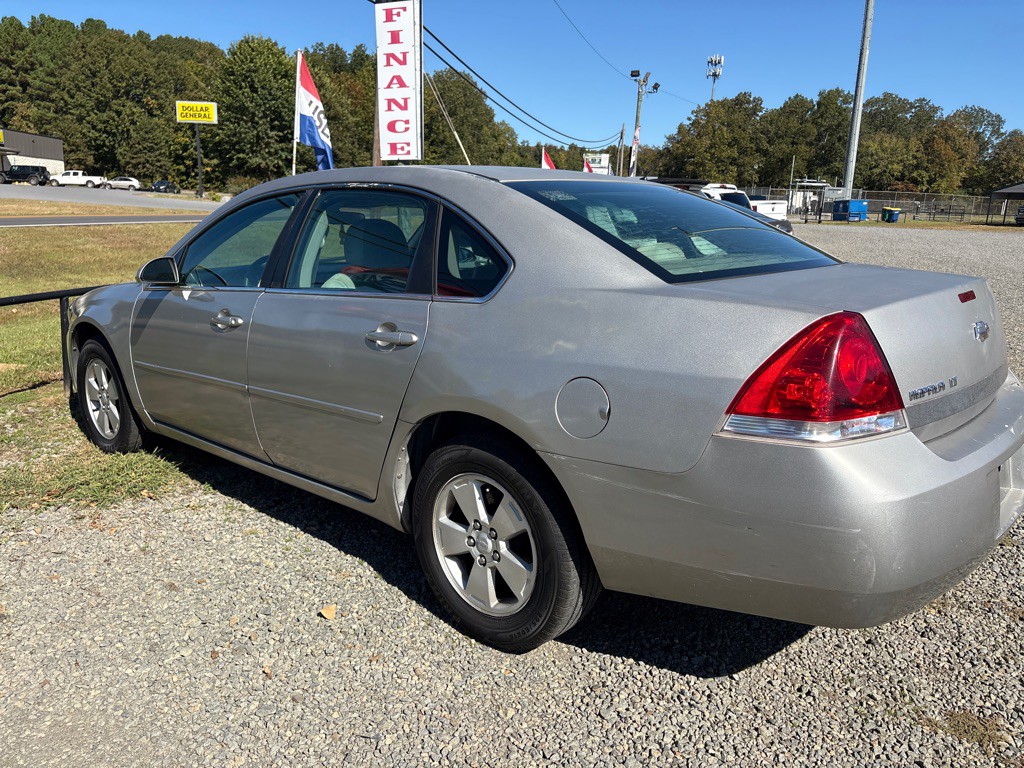 2008 Chevrolet Impala Image 2