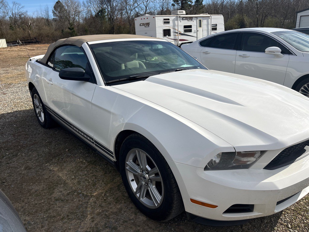 2010 Ford Mustang Image 3
