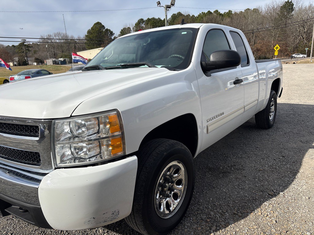 2011 Chevrolet Silverado 1500 Image 1